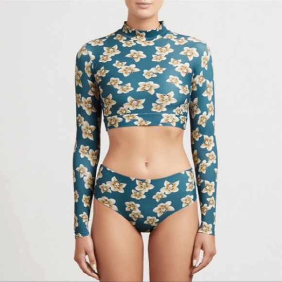 Acacia Swimwear Indo Rashguard Top Tropical Flower Swim Long Sleeve Small